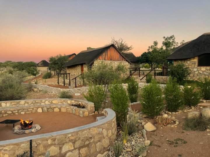 Kapika Waterfall Lodge Epupa Exteriér fotografie